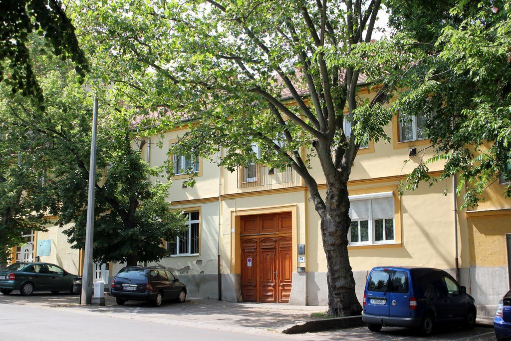 Veva Apartman - Eger Maganszallashely Exterior foto