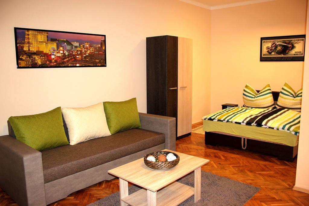 Veva Apartman - Eger Maganszallashely Exterior foto